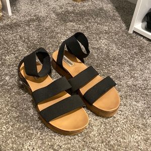 Steve Madden black sandals
